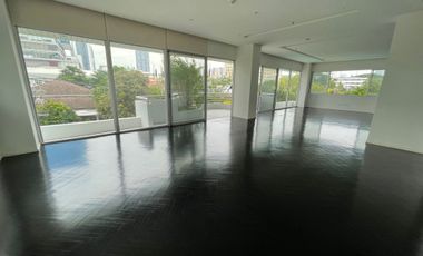 For rent 4 bedrooms condo in Sathon, Bangkok