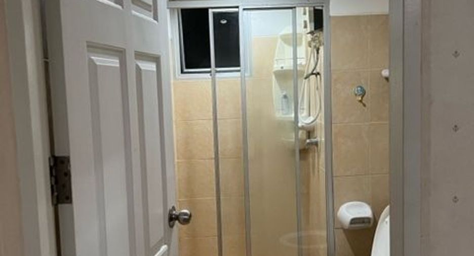 Wohnung zur Miete mit 2 Zimmer in Huai Khwang, Bangkok