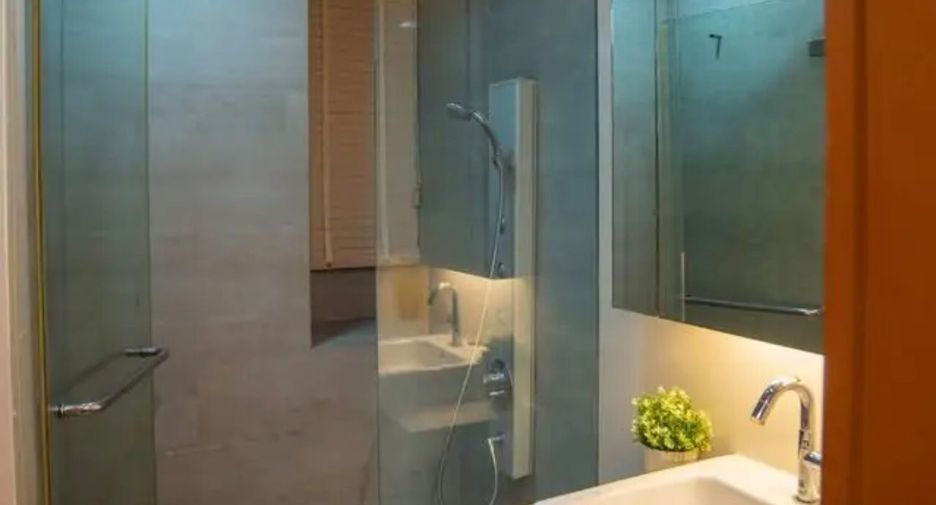 Condo en venta de 2 habitaciones en Khlong Toei, Bangkok
