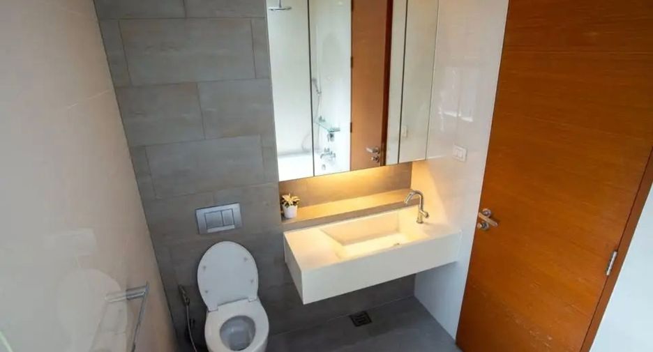 Condo en venta de 2 habitaciones en Khlong Toei, Bangkok