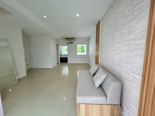 For sale 3 bedrooms townhouse in Prawet, Bangkok