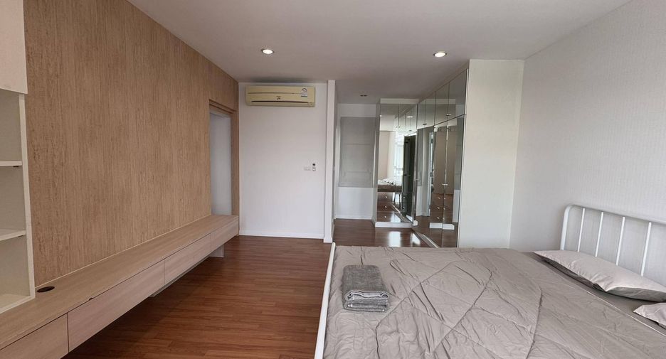 For sale 3 bedrooms townhouse in Prawet, Bangkok
