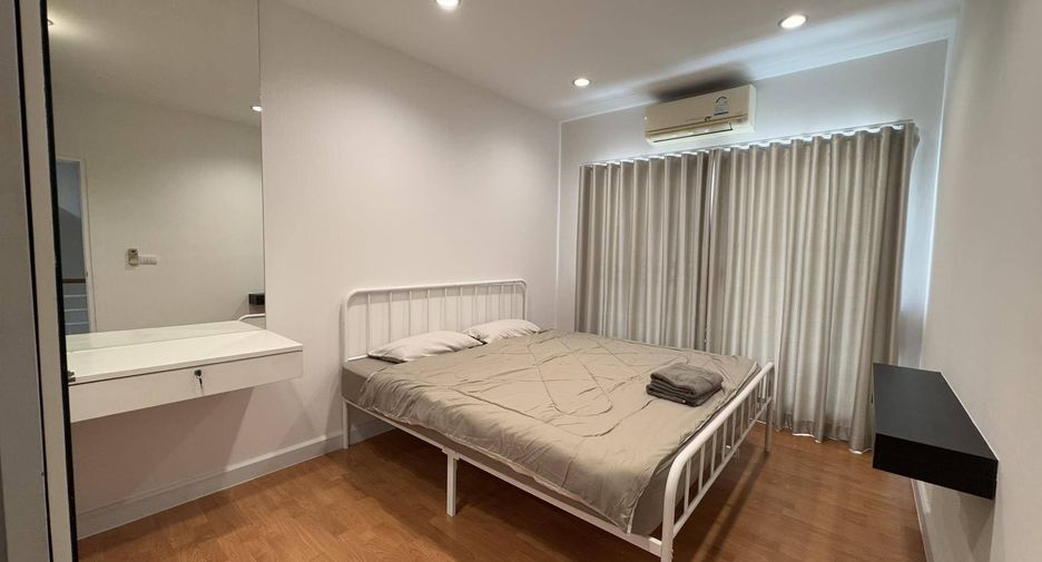For sale 3 bedrooms townhouse in Prawet, Bangkok