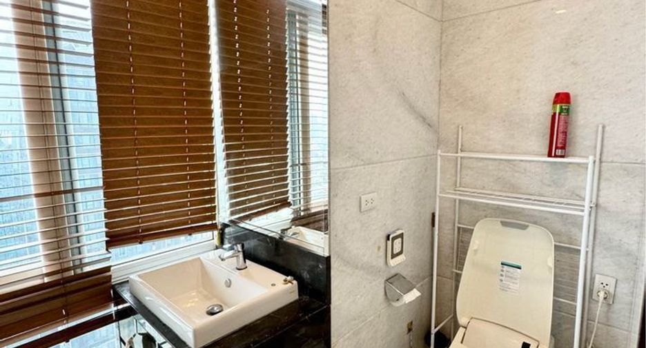 For rent 3 bedrooms condo in Watthana, Bangkok