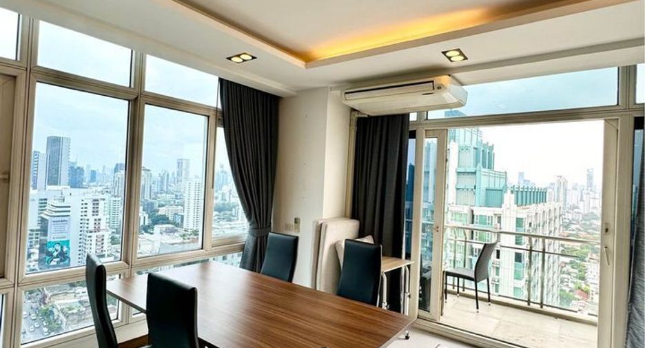 For rent 3 bedrooms condo in Watthana, Bangkok