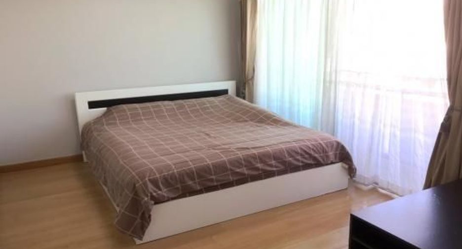 For rent 3 bedrooms townhouse in Lat Phrao, Bangkok