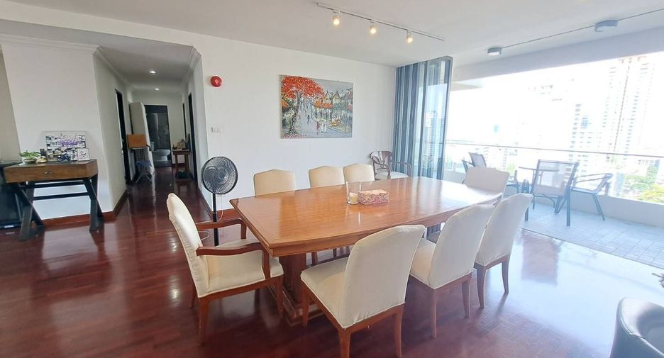 For rent 3 bedrooms condo in Watthana, Bangkok