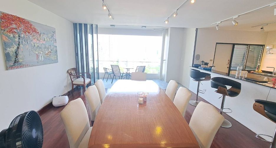 For rent 3 bedrooms condo in Watthana, Bangkok