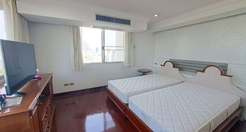 For rent 3 bedrooms condo in Watthana, Bangkok