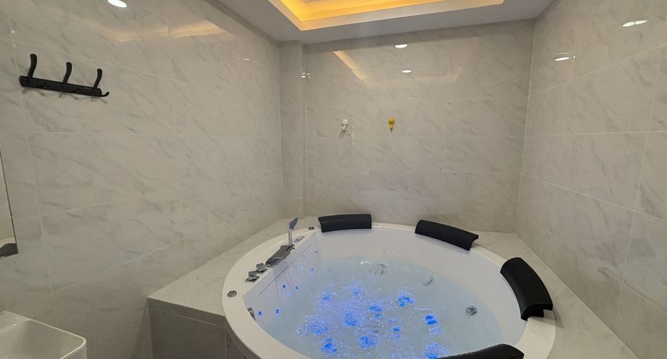 For sale 4 bedrooms house in Lat Krabang, Bangkok