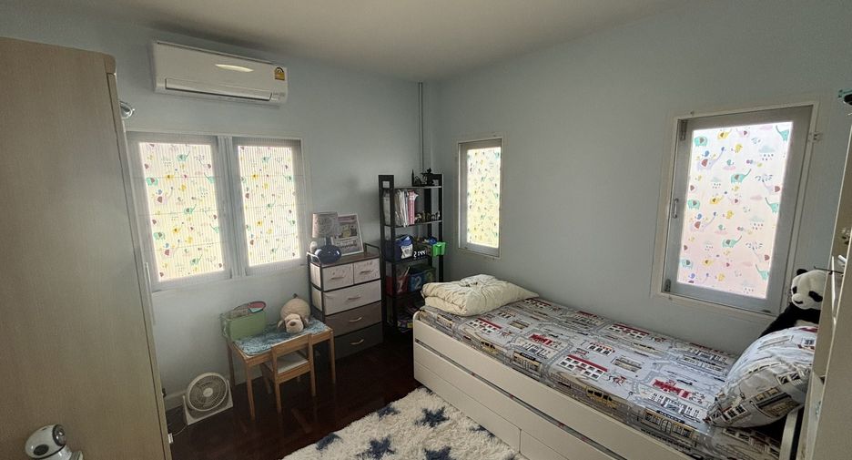 For sale 4 bedrooms house in Lat Krabang, Bangkok