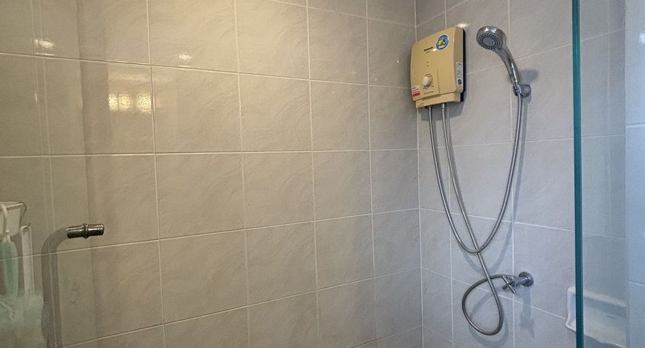 For sale 4 bedrooms house in Lat Krabang, Bangkok
