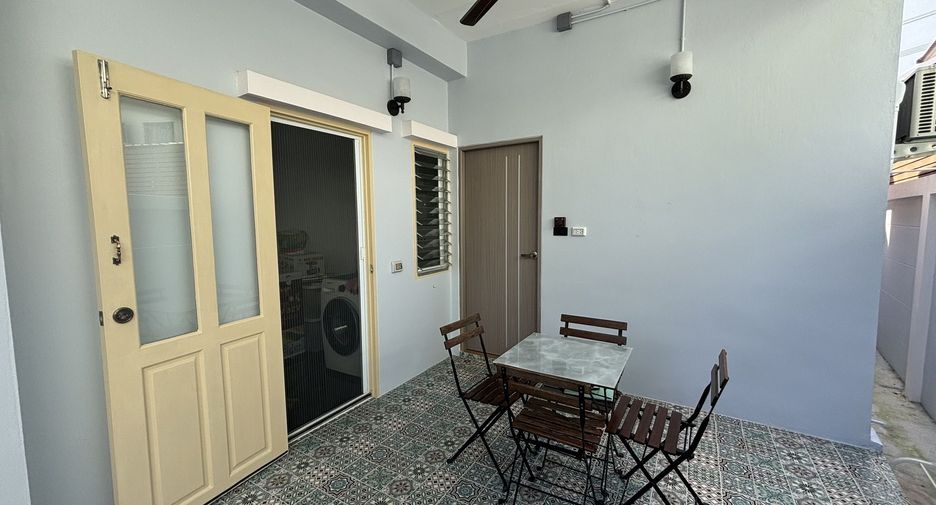 For sale 4 bedrooms house in Lat Krabang, Bangkok