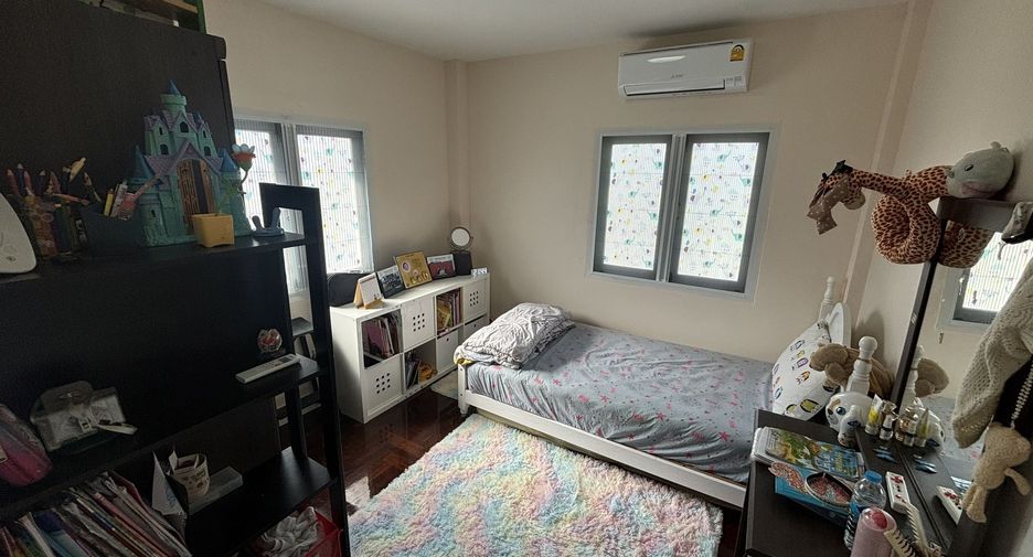 For sale 4 bedrooms house in Lat Krabang, Bangkok