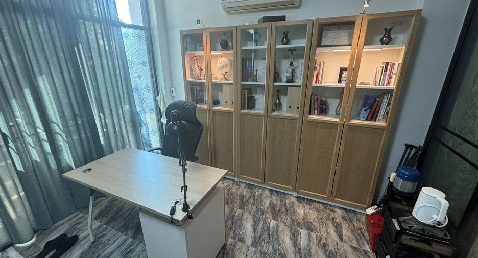 For sale 4 bedrooms house in Lat Krabang, Bangkok