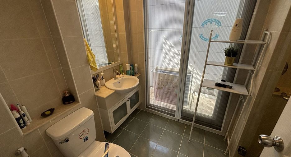 For sale 4 bedrooms house in Lat Krabang, Bangkok