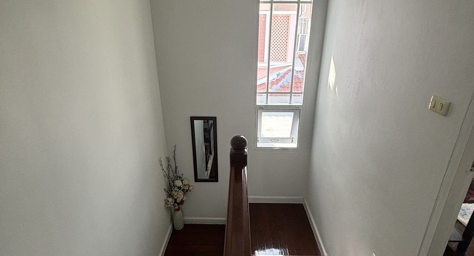 For sale 4 bedrooms house in Lat Krabang, Bangkok