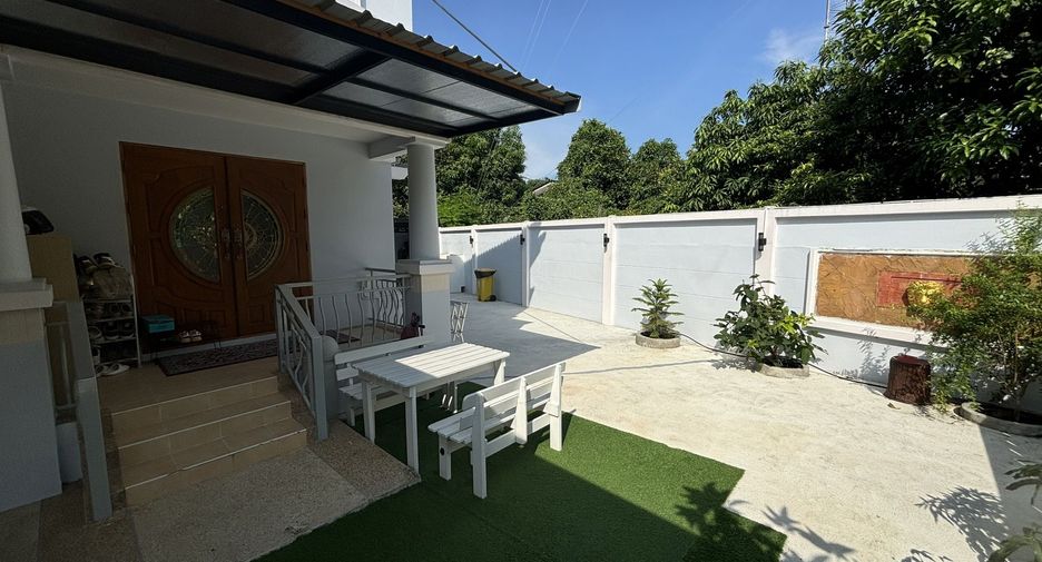 For sale 4 bedrooms house in Lat Krabang, Bangkok