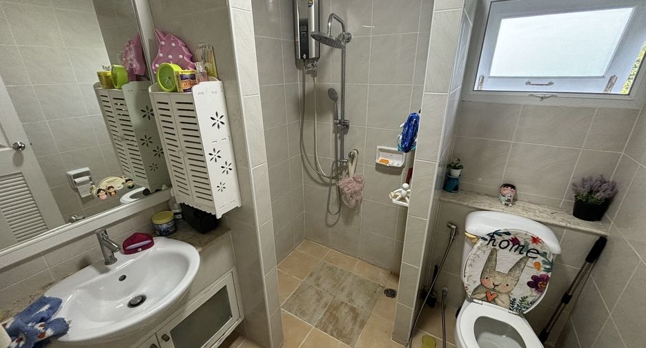 For sale 4 bedrooms house in Lat Krabang, Bangkok