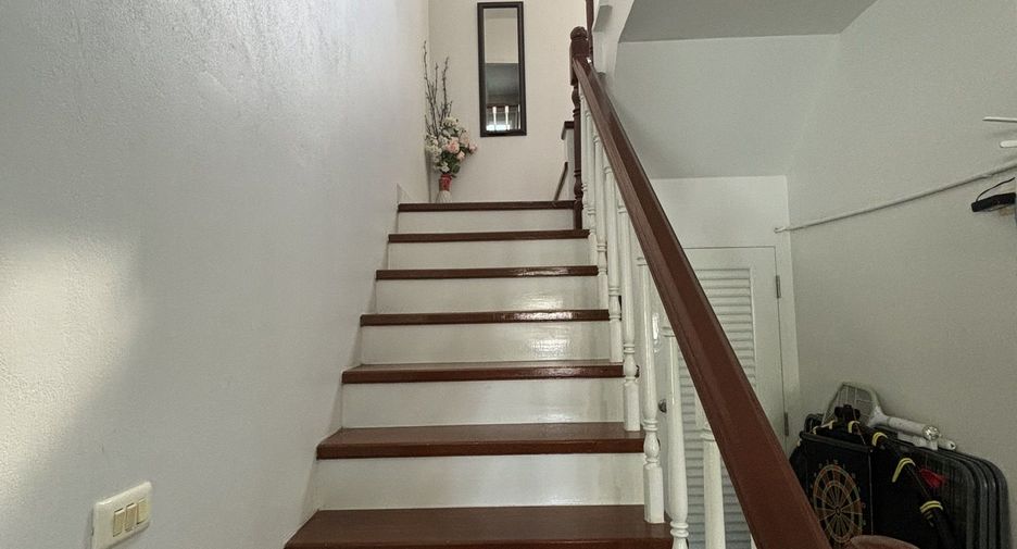 For sale 4 bedrooms house in Lat Krabang, Bangkok