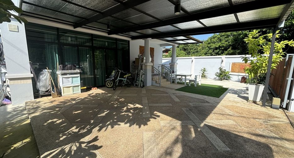 For sale 4 bedrooms house in Lat Krabang, Bangkok