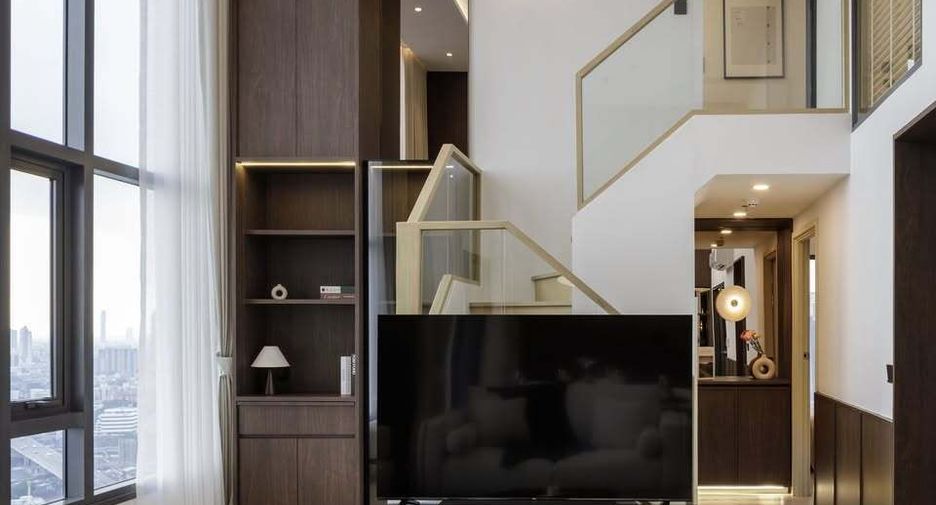 For rent 3 bedrooms condo in Khlong Toei, Bangkok