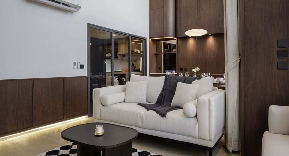 For rent 3 bedrooms condo in Khlong Toei, Bangkok