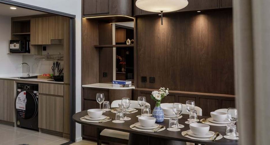 For rent 3 bedrooms condo in Khlong Toei, Bangkok
