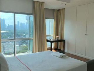 For rent 4 bedrooms condo in Pathum Wan, Bangkok