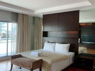 For rent 4 bedrooms condo in Pathum Wan, Bangkok