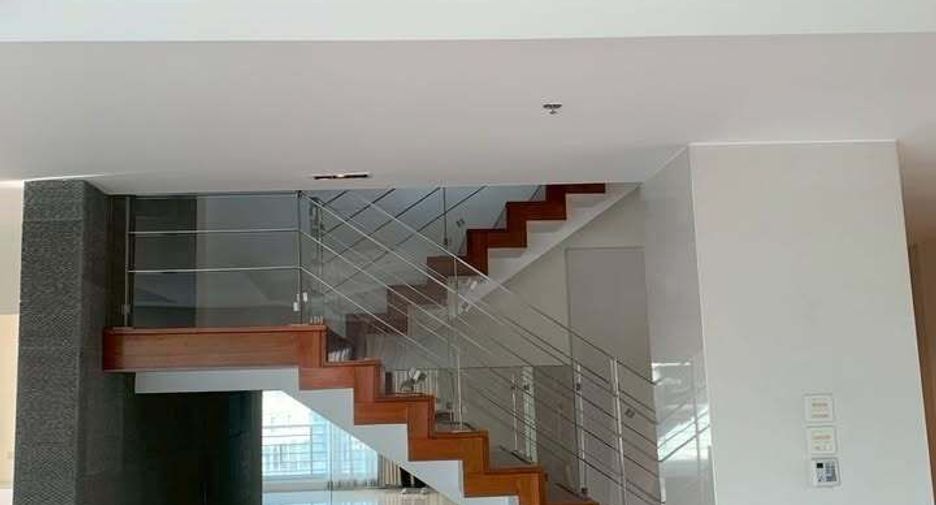 For rent 4 bedrooms condo in Pathum Wan, Bangkok