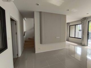 For sale and for rent 3 bedrooms townhouse in Suan Luang, Bangkok