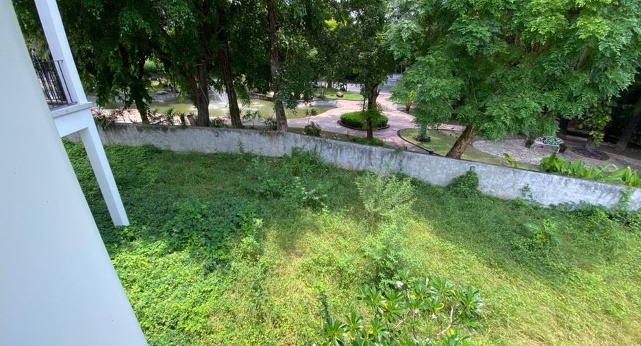 For sale 5 bedrooms house in Lak Si, Bangkok