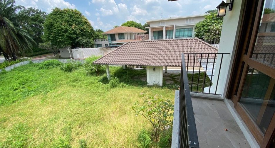 For sale 5 bedrooms house in Lak Si, Bangkok