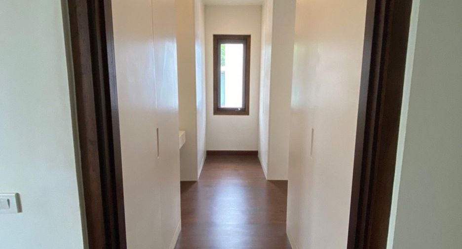 For sale 5 bedrooms house in Lak Si, Bangkok