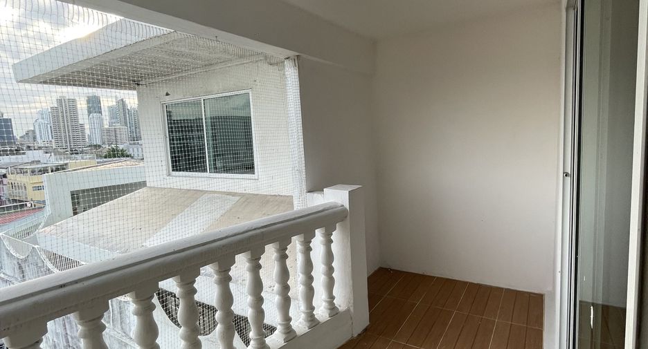 For rent 1 bed apartment in Khlong Toei, Bangkok