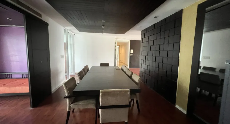 For rent 2 bedrooms condo in Watthana, Bangkok