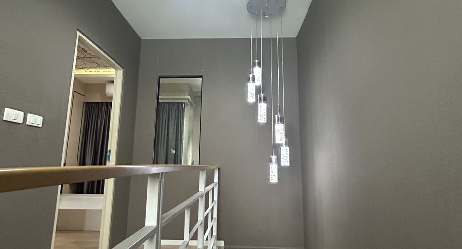 For sale 3 bedrooms townhouse in Bang Kapi, Bangkok