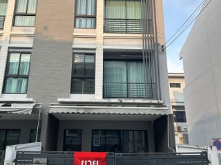 出售 3 卧室 联排别墅 在 Bang Kapi, 曼谷