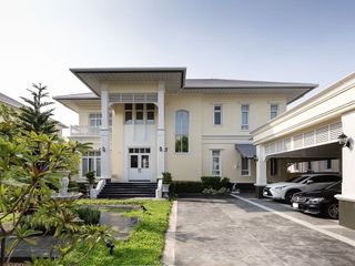 For sale 4 bedrooms house in Lat Phrao, Bangkok
