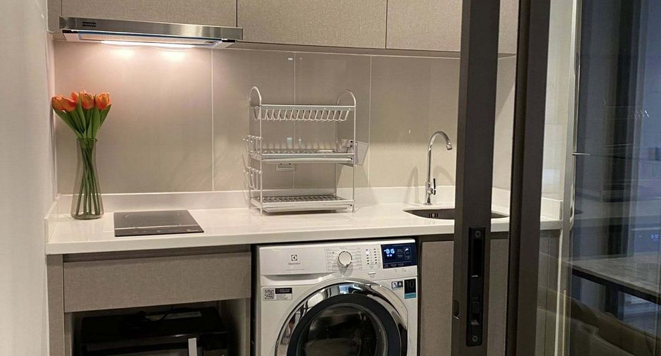 For sale 1 bed condo in Huai Khwang, Bangkok