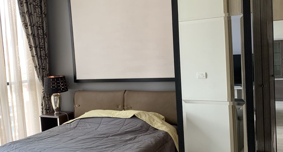 For rent 2 bedrooms condo in Pathum Wan, Bangkok