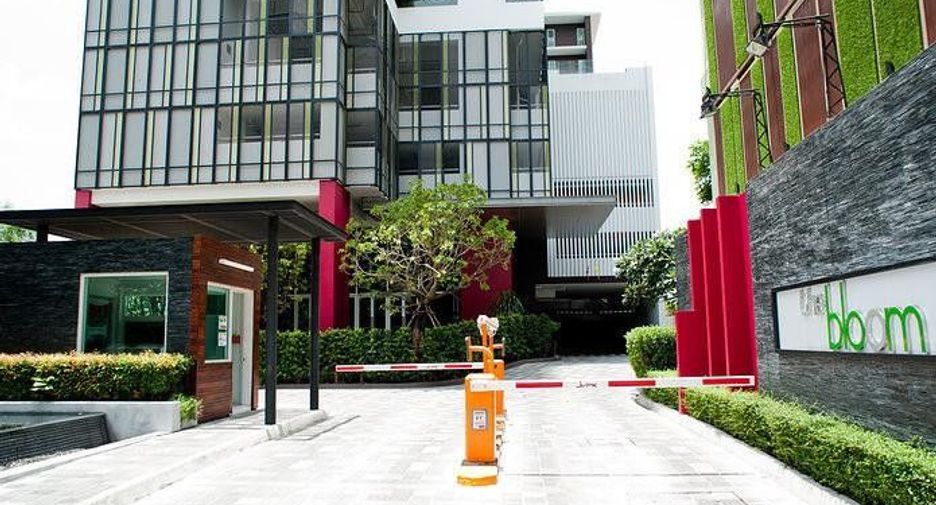 For sale 2 bedrooms condo in Khlong Toei, Bangkok
