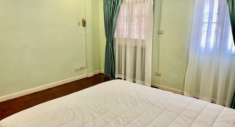 For rent 3 bedrooms house in Bang Na, Bangkok