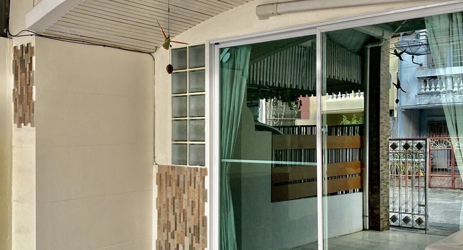 For rent 3 bedrooms house in Bang Na, Bangkok