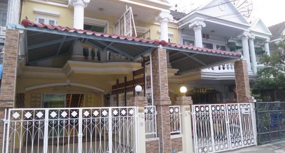 For rent 3 bedrooms house in Bang Na, Bangkok