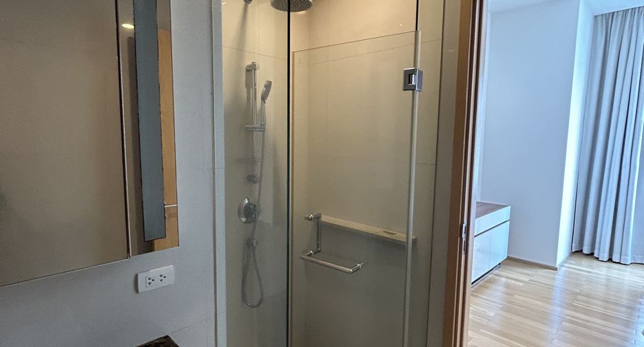 For sale 1 bed condo in Khlong Toei, Bangkok