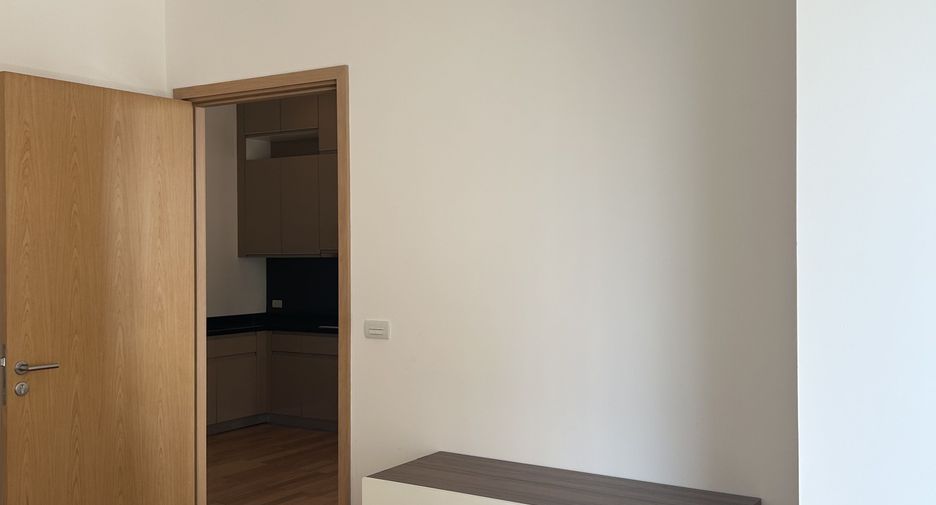 For sale 1 bed condo in Khlong Toei, Bangkok