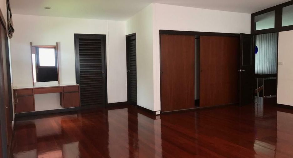 For rent 3 ベッドルーム house in Watthana, Bangkok