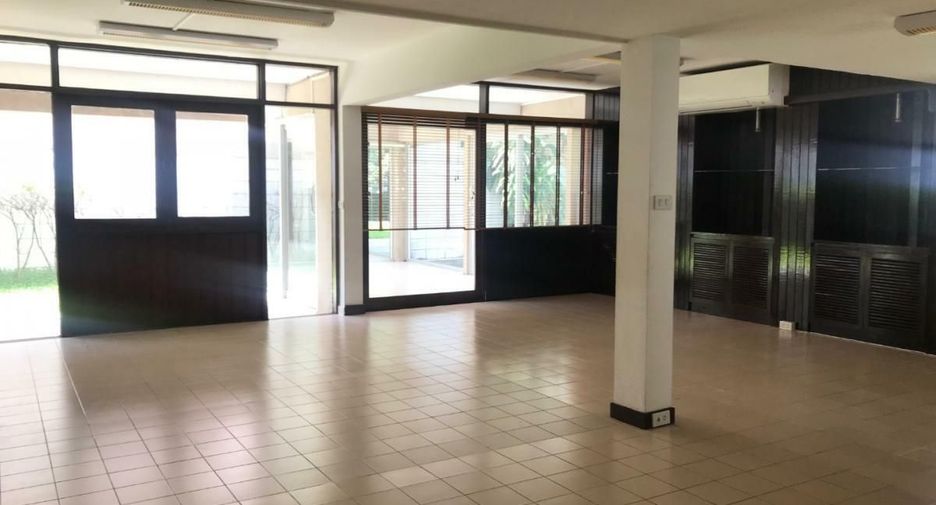 For rent 3 ベッドルーム house in Watthana, Bangkok